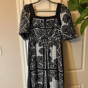 NEW Women's Black & White Midi Dress w/Square Neck & Short Puff Sleeves Medium